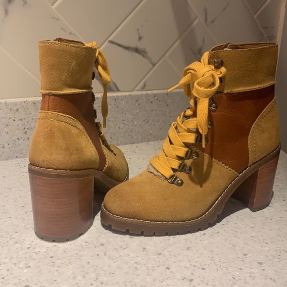 Frye & Co Women’s Rayner Hiking Ankle Boot - Picture 4 of 6